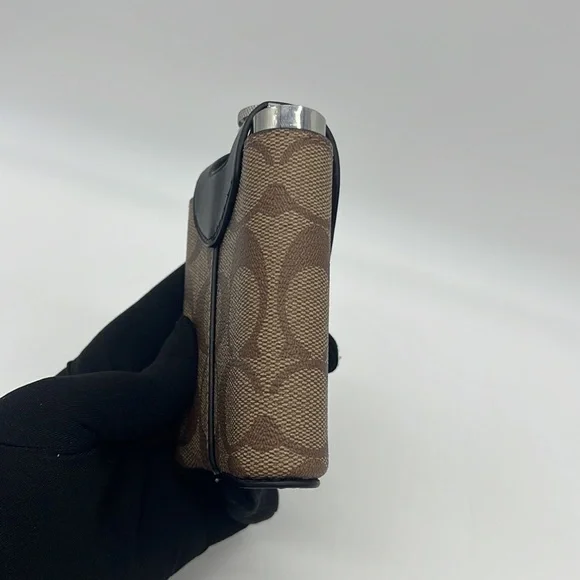 Coach NWT Flask In Signature Canvas Gunmetal/Khaki - Picture 3 of 10